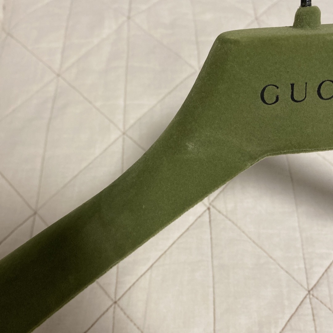 Gucci(グッチ)のグッチハンガー インテリア/住まい/日用品の収納家具(押し入れ収納/ハンガー)の商品写真
