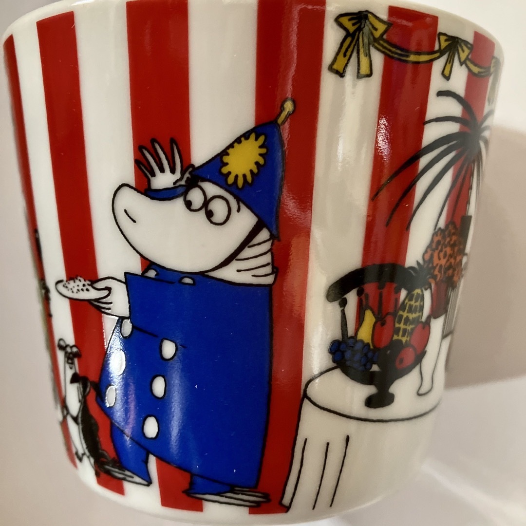 MOOMIN(ムーミン)の新品 MOOMIN ムーミン スープマグ マグカップ 陶器製 赤と緑 ストライプ インテリア/住まい/日用品のキッチン/食器(グラス/カップ)の商品写真