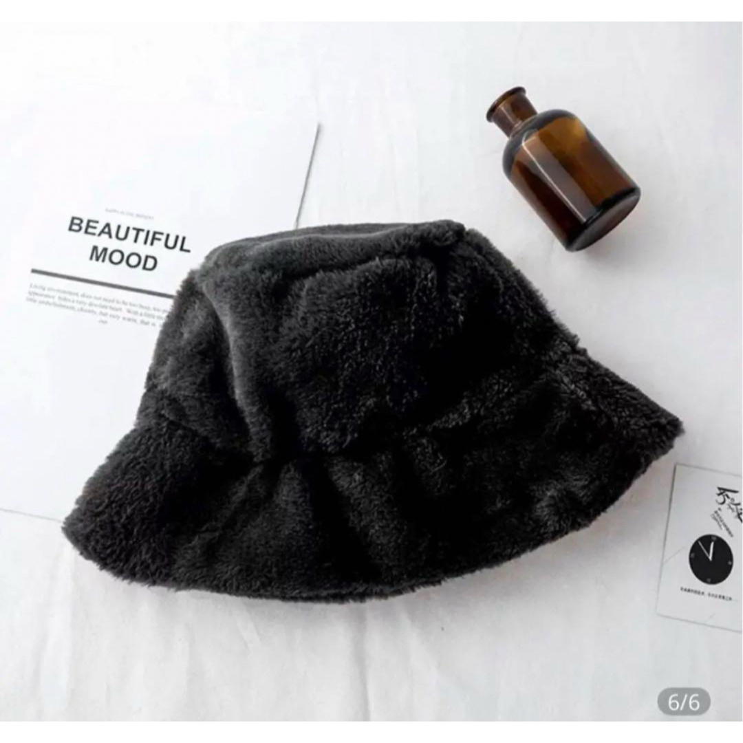 セール　黒　白ファーバケットハット　バケハ　ストリート　ユニセックス　ブラック メンズの帽子(ハット)の商品写真