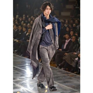 ヨウジヤマモトプールオム(Yohji Yamamoto POUR HOMME)のYohji Yamamoto Pour homme アシンメトリーマントコート(ポンチョ)