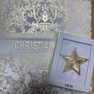 ディオール(Dior)の新品⭐︎DIOR❤️スター型ブローチ✨(ノベルティグッズ)