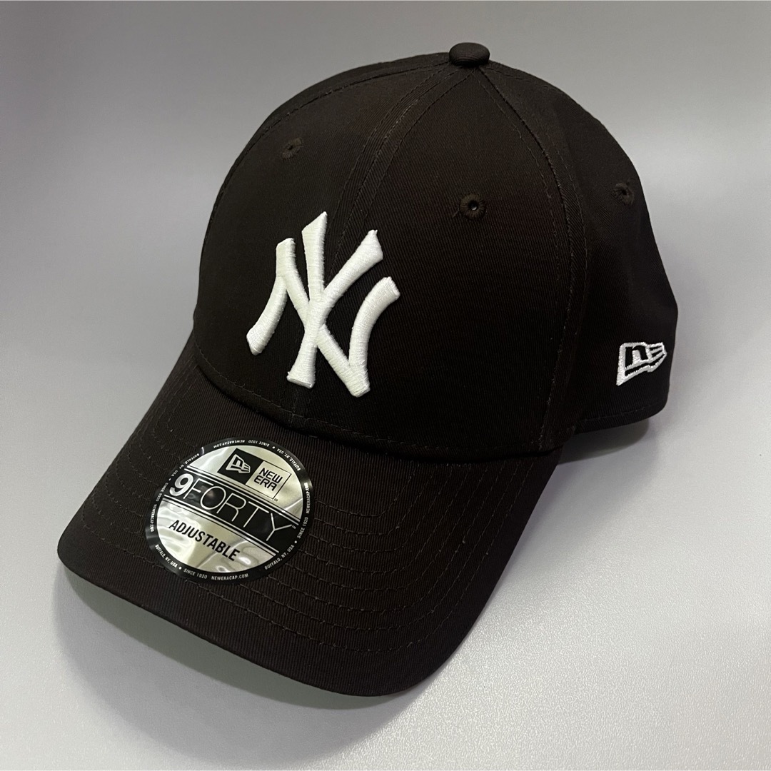 NEW ERA(ニューエラー)の新春入荷　ニューエラ　キャップ　NYヤンキース　ブラウン×ホワイト メンズの帽子(キャップ)の商品写真