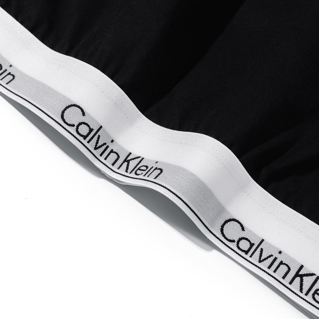 ck Calvin Klein(シーケーカルバンクライン)のCalvin Klein  Braletteロングスリープ　長袖　ブラック S レディースのトップス(Tシャツ(長袖/七分))の商品写真