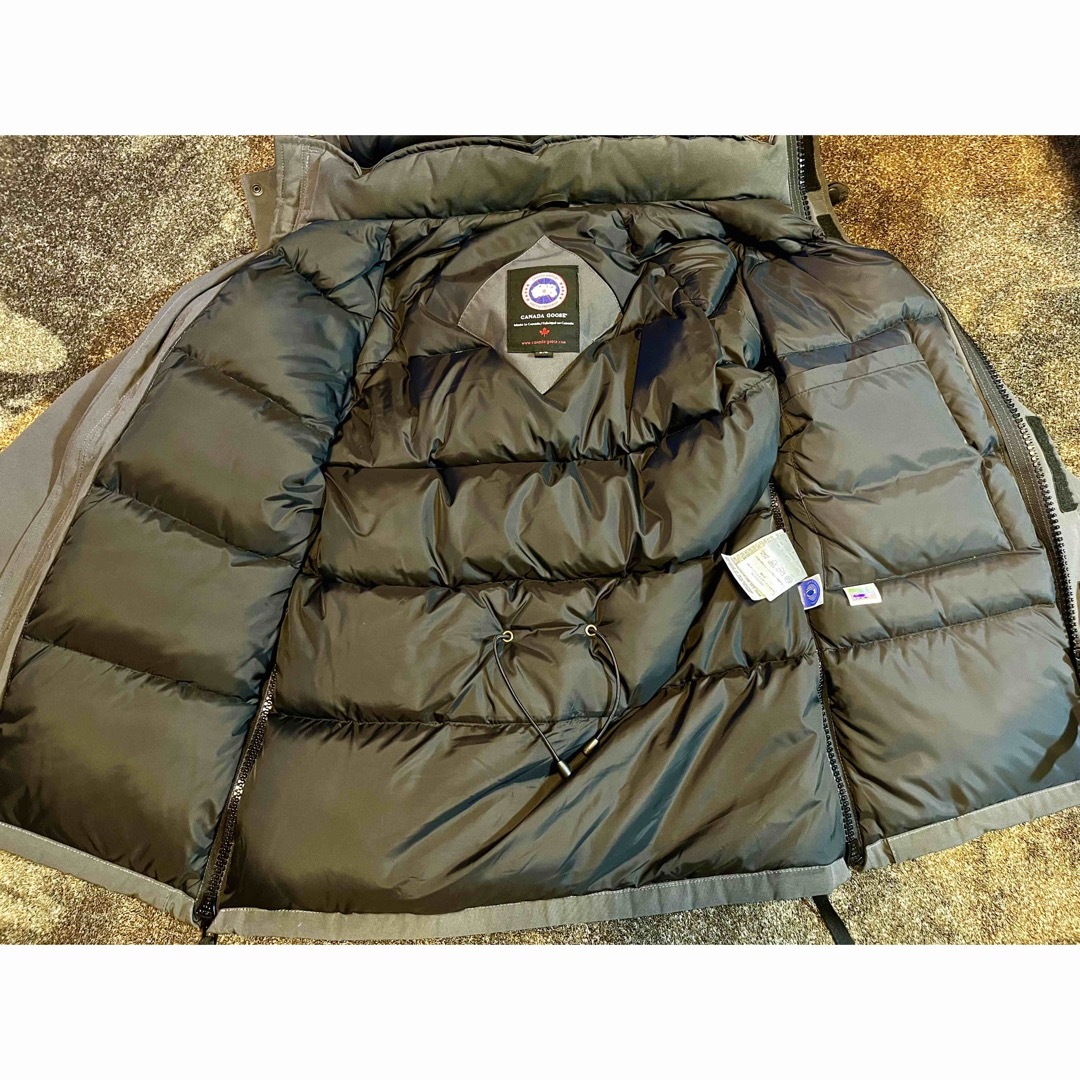 CANADA GOOSE(カナダグース)のCANADA GOOSE カムループス　ダウン　68F8490 S メンズのジャケット/アウター(ダウンジャケット)の商品写真