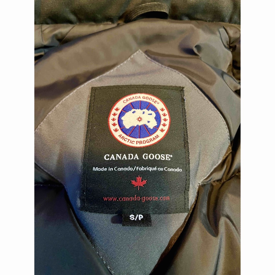 CANADA GOOSE(カナダグース)のCANADA GOOSE カムループス　ダウン　68F8490 S メンズのジャケット/アウター(ダウンジャケット)の商品写真