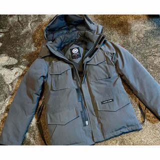 カナダグース(CANADA GOOSE)のCANADA GOOSE カムループス　ダウン　68F8490 S(ダウンジャケット)