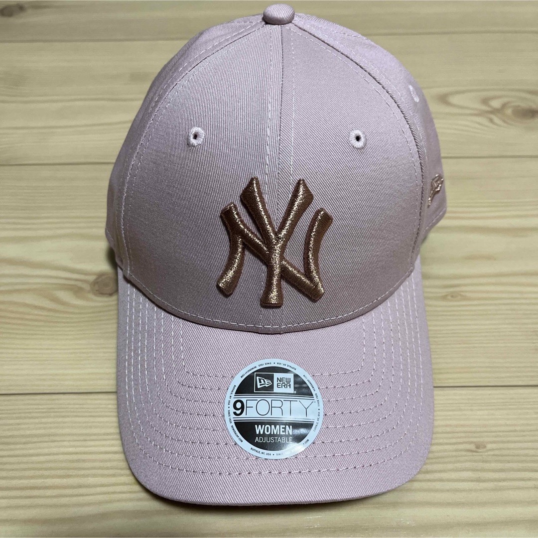 NEW ERA(ニューエラー)のニューエラ　NEW ERA NY ニューヨークヤンキース　ピンク　ピンクゴールド レディースの帽子(キャップ)の商品写真