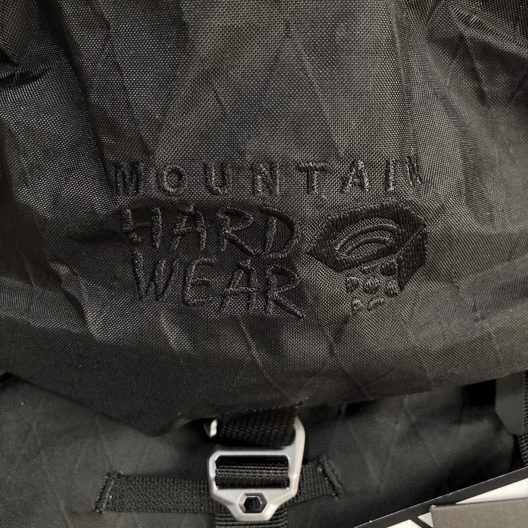 MOUNTAIN HARDWEAR(マウンテンハードウェア)のマウンテンハードウェア スクランブラー35 バックパック SMサイズ ブラック メンズのバッグ(バッグパック/リュック)の商品写真