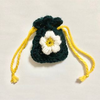 お花のミニ巾着 グラニースクエア ハンドメイド モチーフ編み 毛糸(ポーチ)