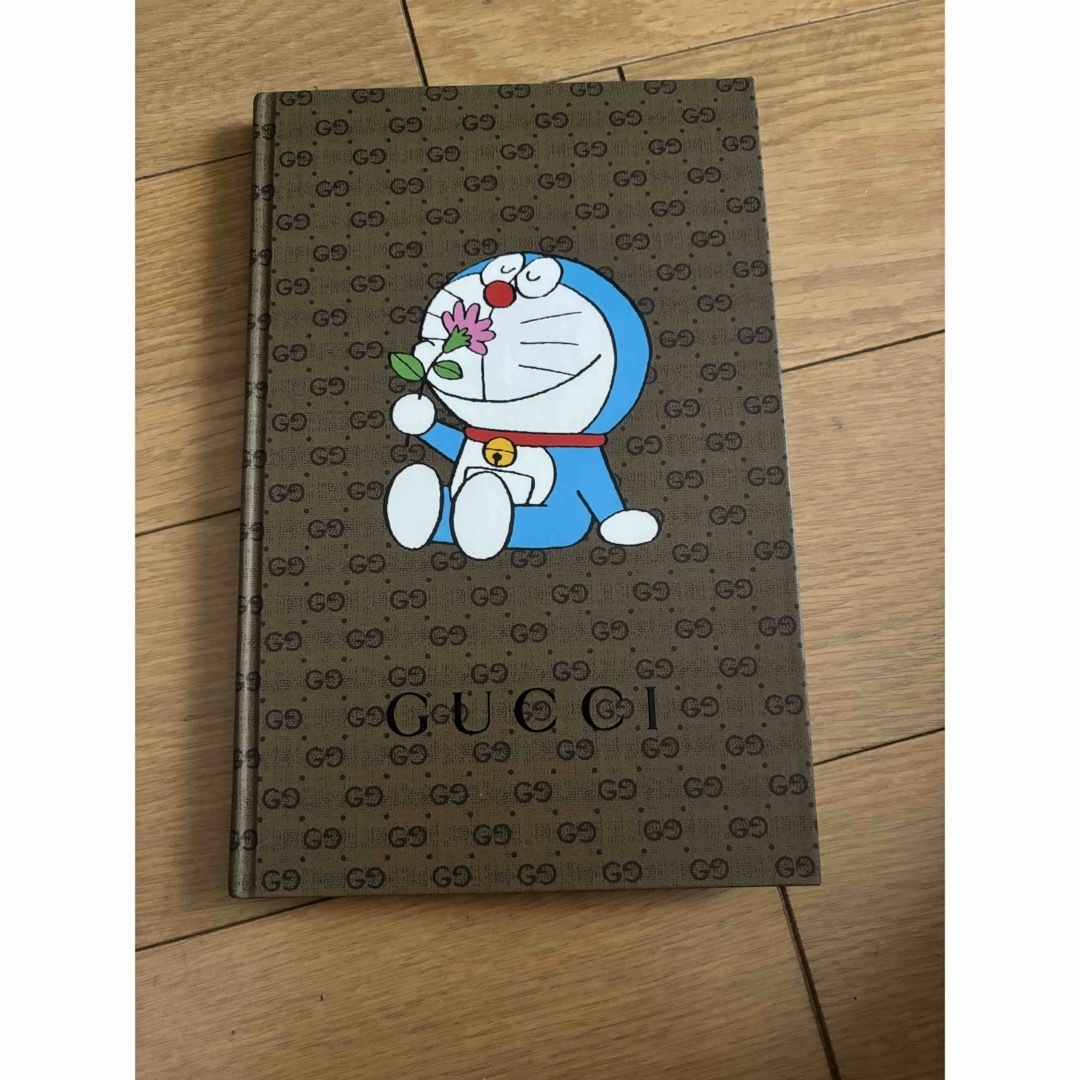 Gucci(グッチ)の「ドラえもん×GUCCI CanCam限定コラボノート」 インテリア/住まい/日用品の文房具(ノート/メモ帳/ふせん)の商品写真