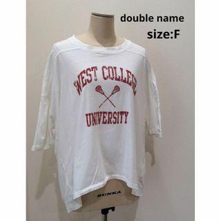 ダブルネーム(DOUBLE NAME)のダブルネーム トップス カレッジプリント デザイン Ｔシャツ 五分袖 ホワイト(Tシャツ(半袖/袖なし))