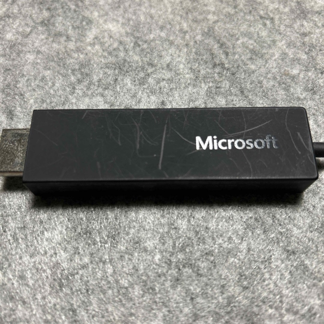 Microsoft ワイヤレスディスプレイアダプター CG4-00009 スマホ/家電/カメラのPC/タブレット(PC周辺機器)の商品写真