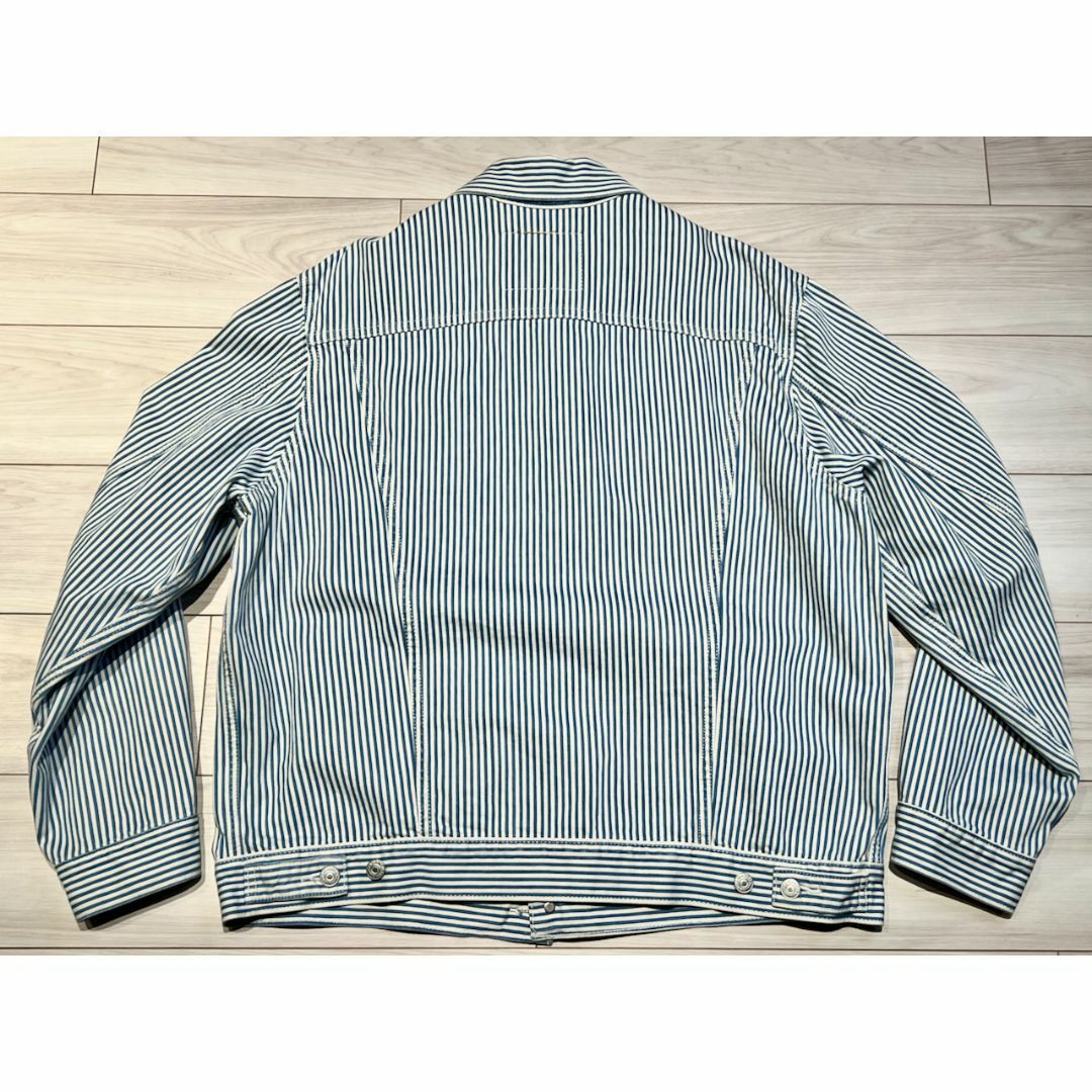 Levi's(リーバイス)のLevi's VINTAGE FIT TRUCKER BLUE STRIPE L メンズのジャケット/アウター(Gジャン/デニムジャケット)の商品写真