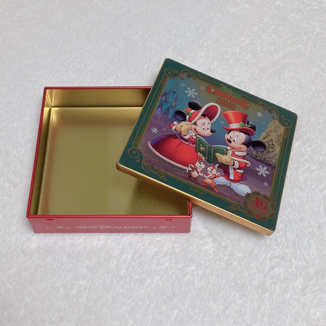 Disney(ディズニー)のディズニークリスマス2023  チョコレート缶 インテリア/住まい/日用品のインテリア小物(小物入れ)の商品写真
