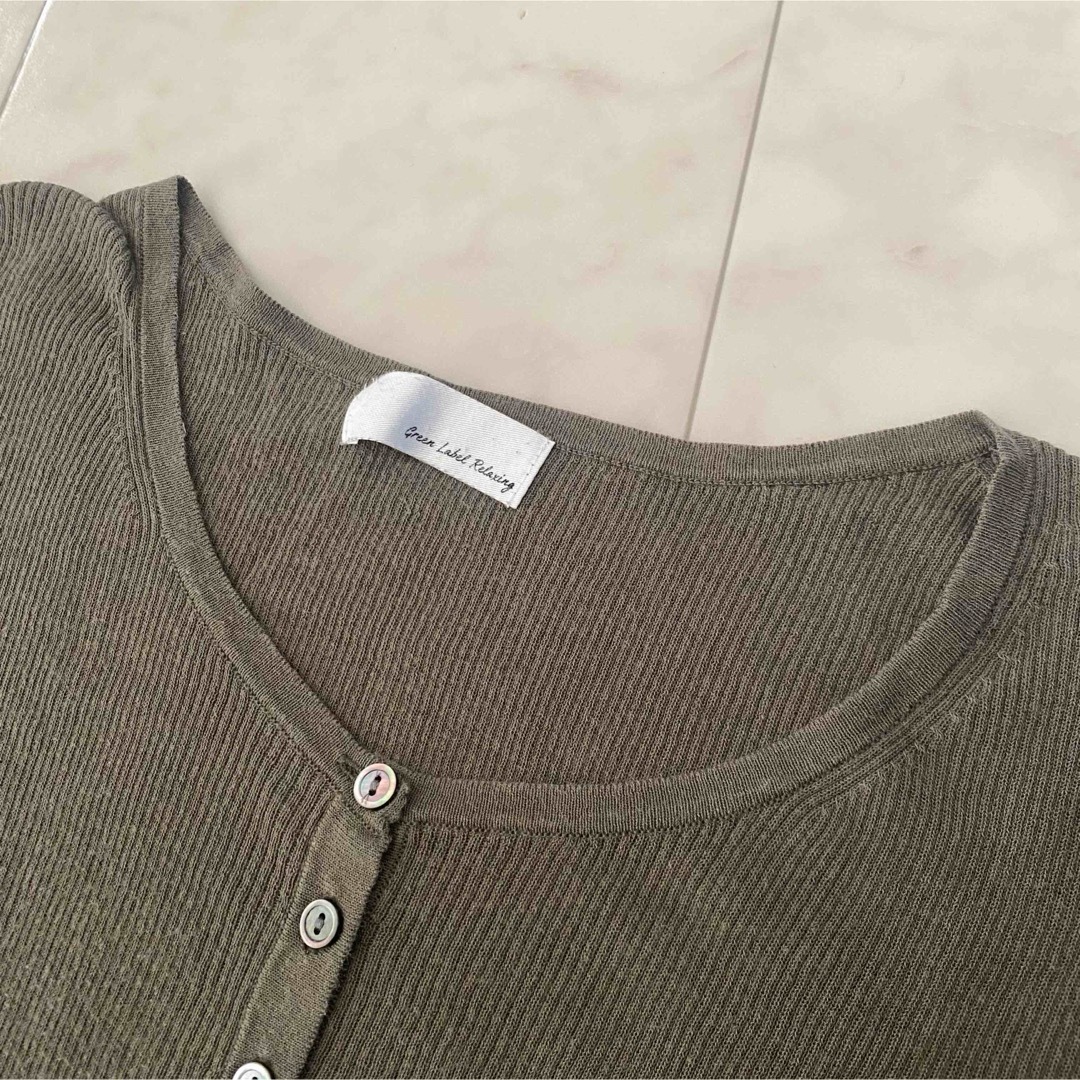 UNITED ARROWS green label relaxing(ユナイテッドアローズグリーンレーベルリラクシング)の中古 green label relaxing ヘンリーネックニット カーキ レディースのトップス(ニット/セーター)の商品写真