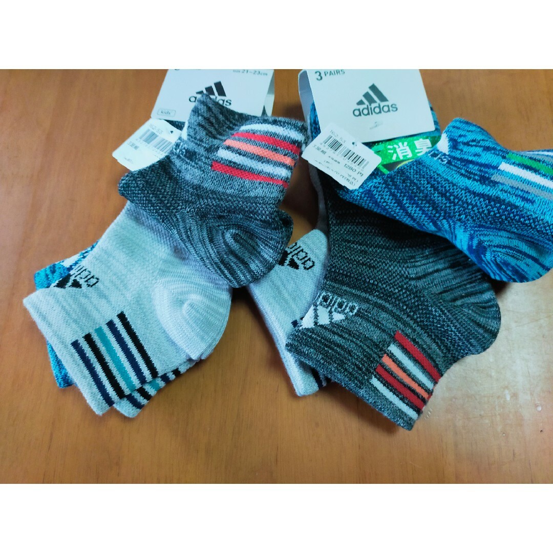 adidas(アディダス)の新品 未使用 21～23cm adidas ソックス 6足 定価2816円 キッズ/ベビー/マタニティのこども用ファッション小物(靴下/タイツ)の商品写真