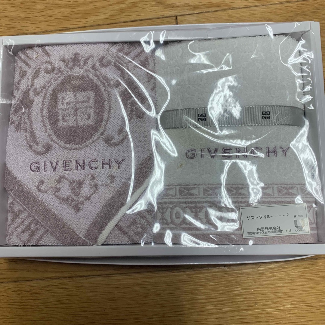 GIVENCHY(ジバンシィ)のジバンシー　新品　ゲストタオル＆タオルチーフ　セット インテリア/住まい/日用品の日用品/生活雑貨/旅行(タオル/バス用品)の商品写真