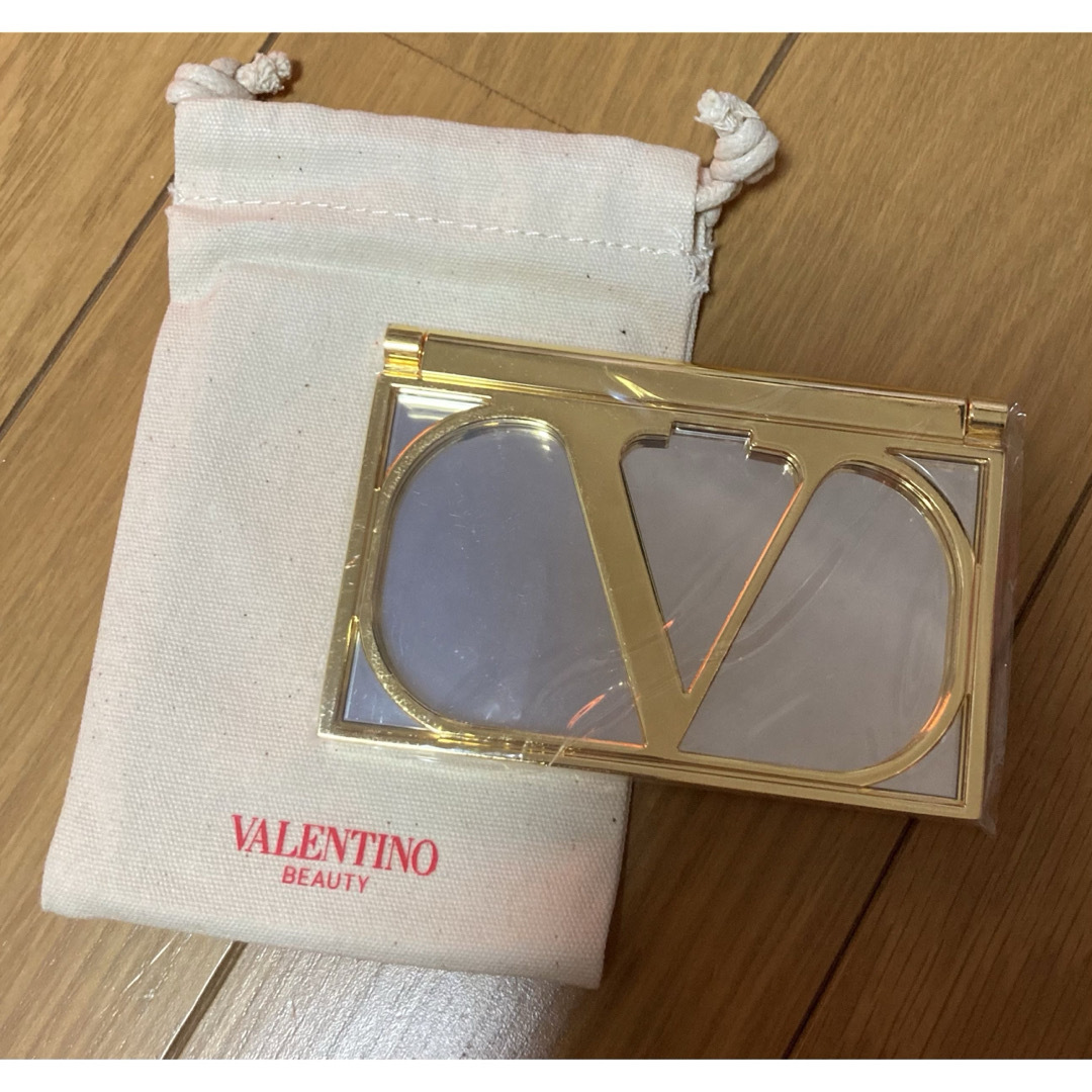 VALENTINO(ヴァレンティノ)の【非売品】新品未使用　ヴァレンティノビューティー⭐︎鏡ミラー⭐︎ノベルティ　 レディースのファッション小物(ミラー)の商品写真