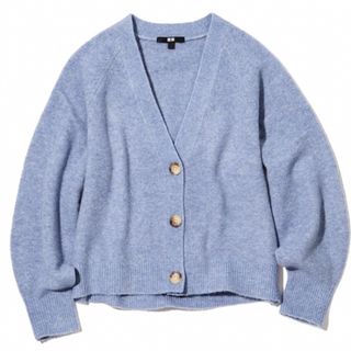 ユニクロ(UNIQLO)のユニクロ　M カーディガン　くすみブルー(カーディガン)