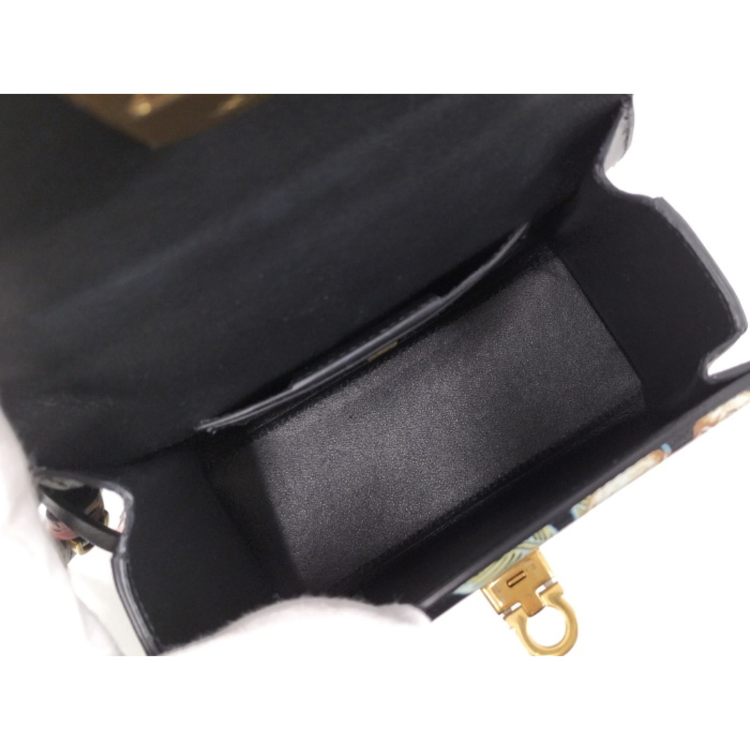 FERRAGAMO - Salvatore Ferragamo ショルダーバッグ 花柄 レザー FERRAGAMO - Salvatore Ferragamo ショルダーバッグ 花柄 レザー