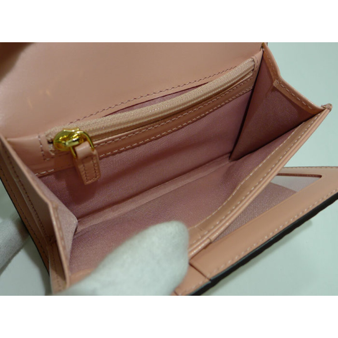 MCM(エムシーエム)のMCM 三つ折り コンパクト財布 ヴィセトス PVC レザー ベージュ ラビット レディースのファッション小物(財布)の商品写真