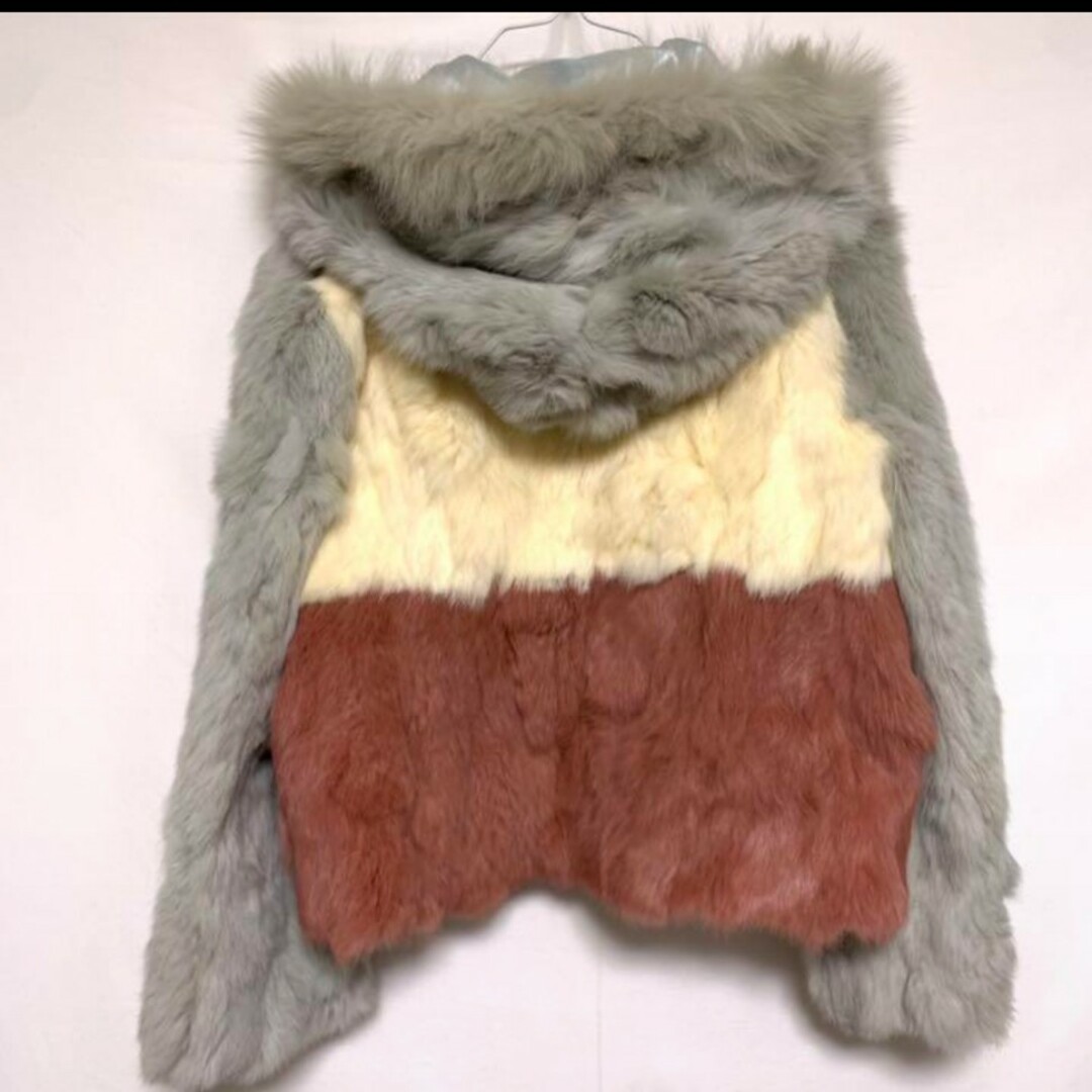 Lily Brown(リリーブラウン)のLilly Brown リリーブラウン ラビットファー コート 水色 白 ピンク レディースのジャケット/アウター(毛皮/ファーコート)の商品写真