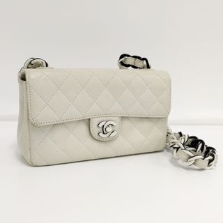 シャネル(CHANEL)のCHANEL プラスチックチェーン ショルダーバッグ レザー ホワイト(ショルダーバッグ)