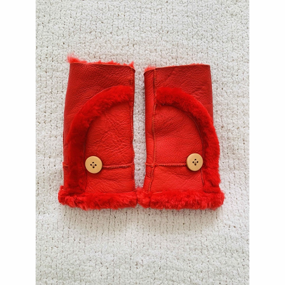 UNITED ARROWS(ユナイテッドアローズ)のRED RED RED カシミヤマフラー　リアルムートン手袋　美品 レディースのファッション小物(ストール/パシュミナ)の商品写真