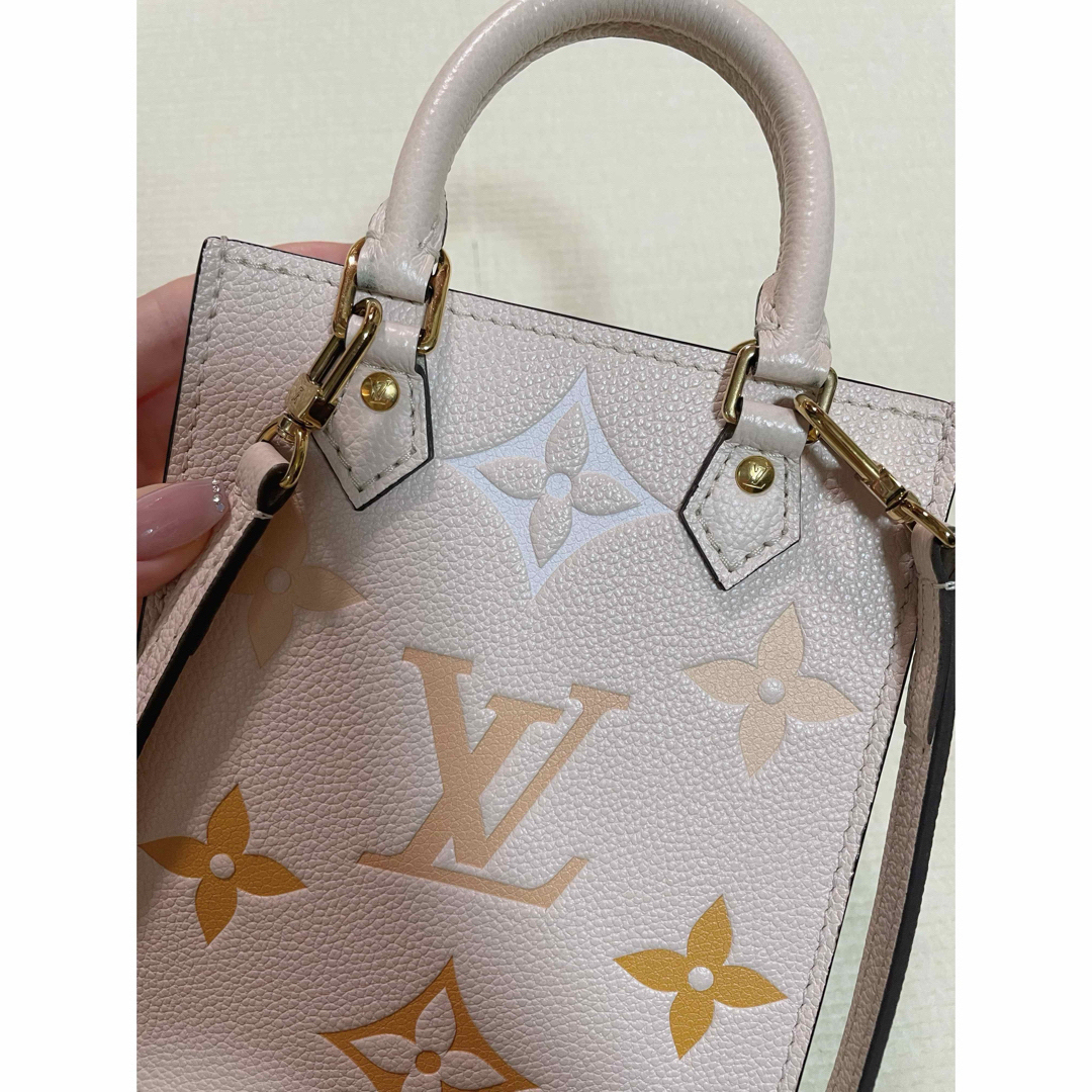 LOUIS VUITTON(ルイヴィトン)のルイ・ヴィトン　プティットサックプラ レディースのバッグ(ショルダーバッグ)の商品写真