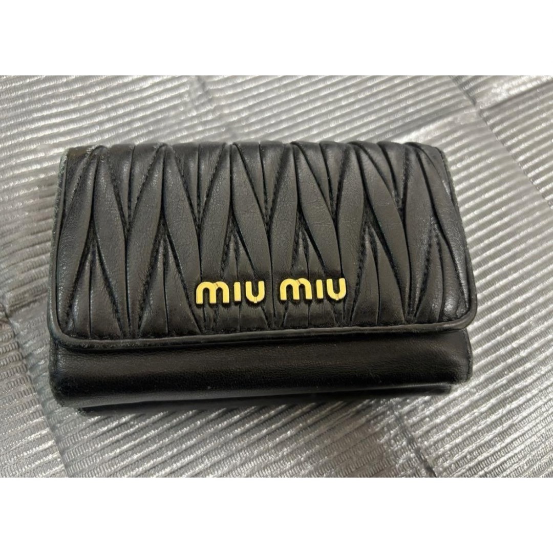 ファッション小物最終値下げ！早いもの勝ち！MIU MIU がま口 三つ折り財布 5ME004