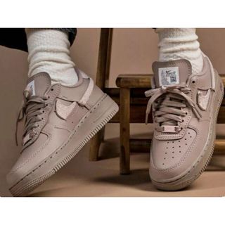 ナイキ(NIKE)のNIKE   AIR FORCE 1 LXX 希少スニーカー(スニーカー)