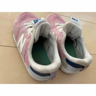 ニューバランス(New Balance)のNew Balance スニーカー　キッズ　16cm 女の子(スニーカー)