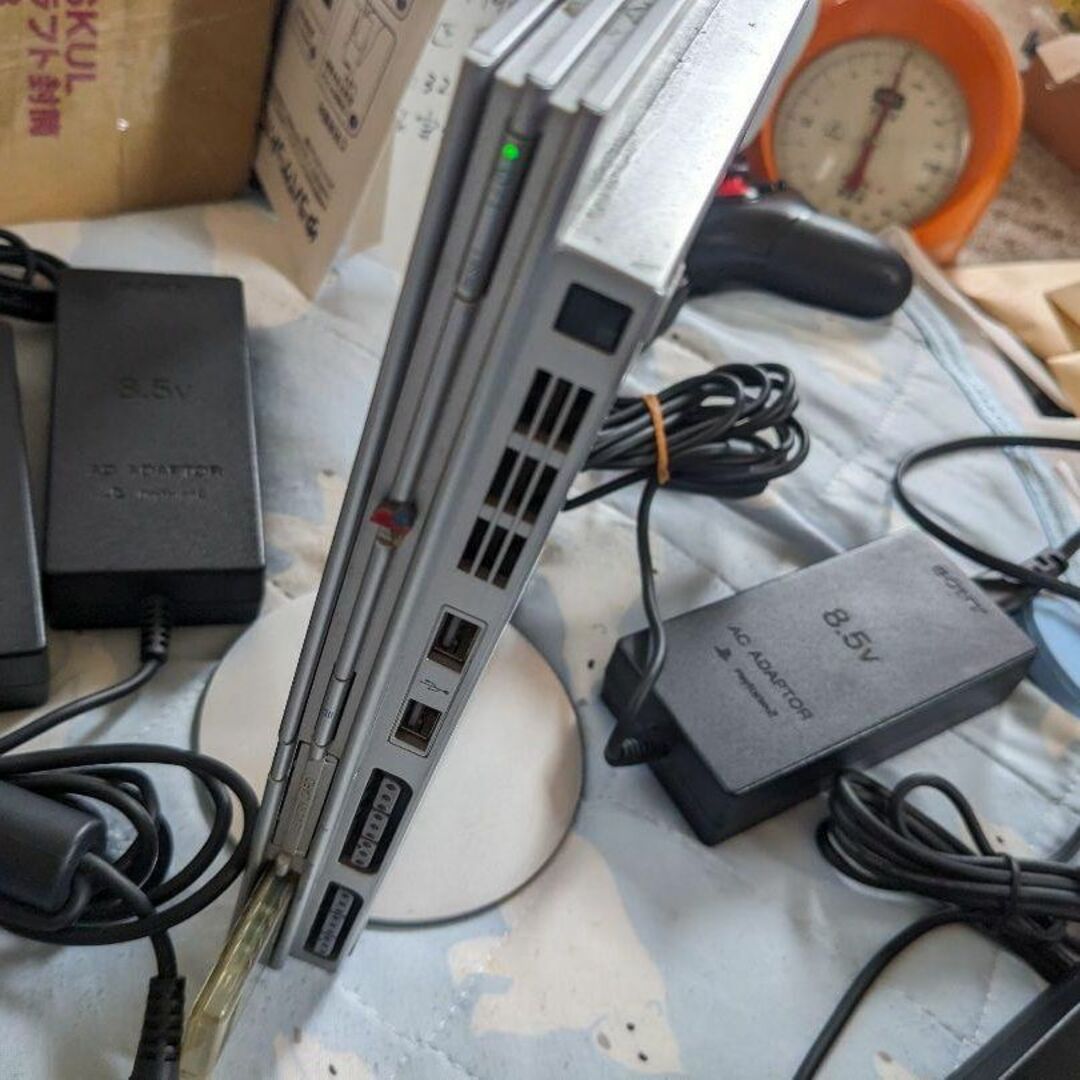 PlayStation2(プレイステーション2)の2個　SONY ソニー 純正 薄型PS2 ACアダプター SCPH-70100 エンタメ/ホビーのゲームソフト/ゲーム機本体(その他)の商品写真