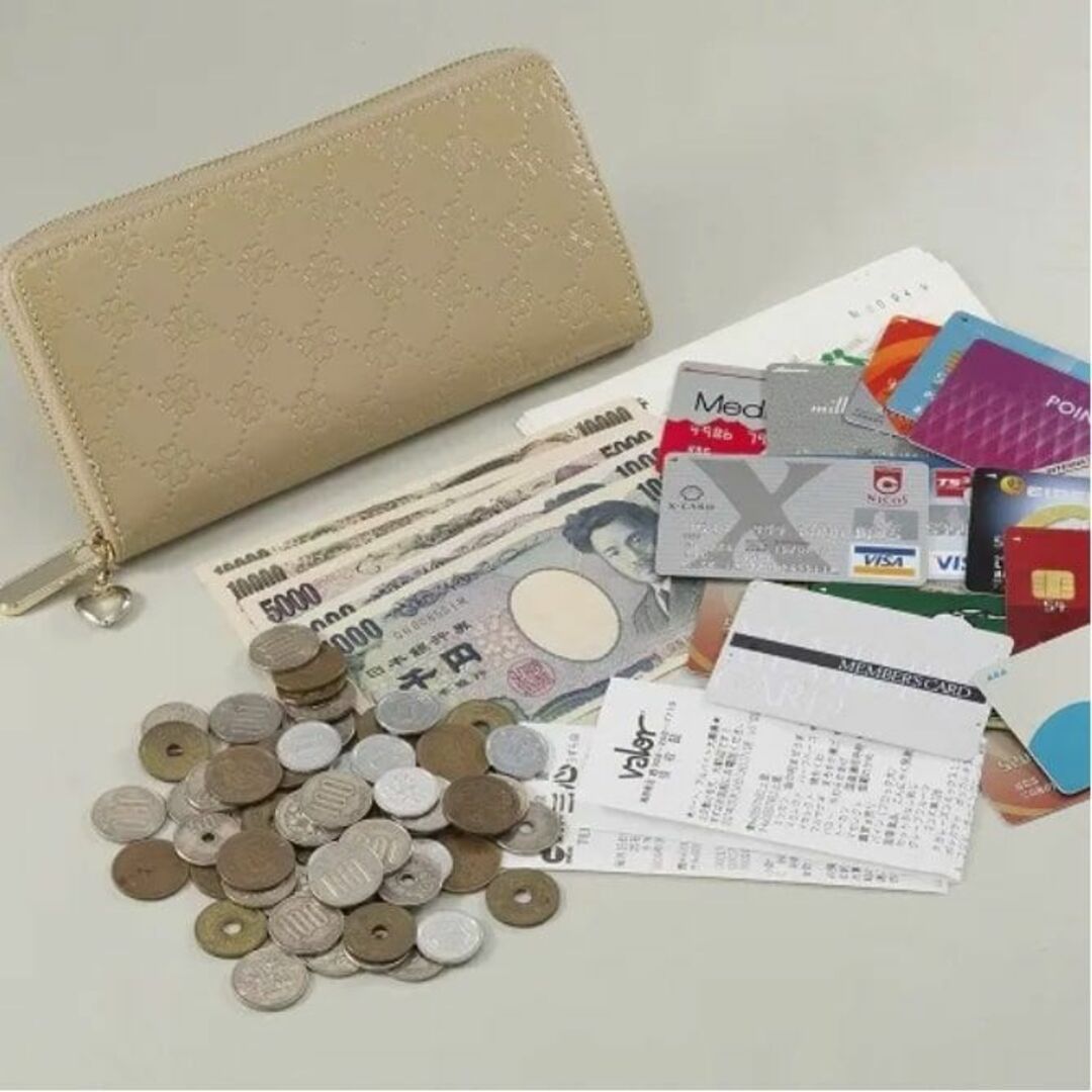 おしゃれｎａクローバー 牛革コインスルー財布 レディース ブラックA-00130 レディースのファッション小物(財布)の商品写真