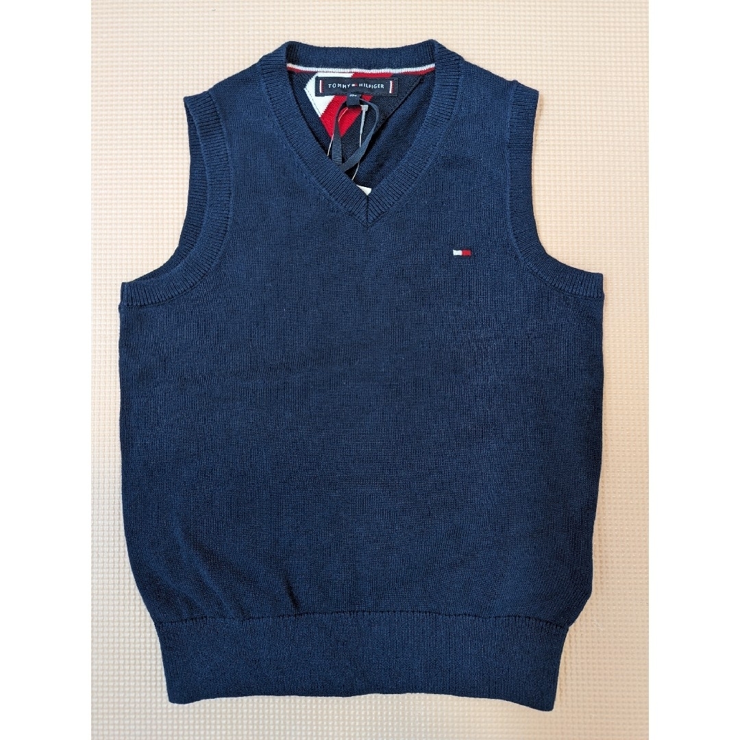 TOMMY HILFIGER(トミーヒルフィガー)の【未使用】TOMMY HILFIGER  キッズ ベスト 100〜110cm キッズ/ベビー/マタニティのキッズ服男の子用(90cm~)(ニット)の商品写真