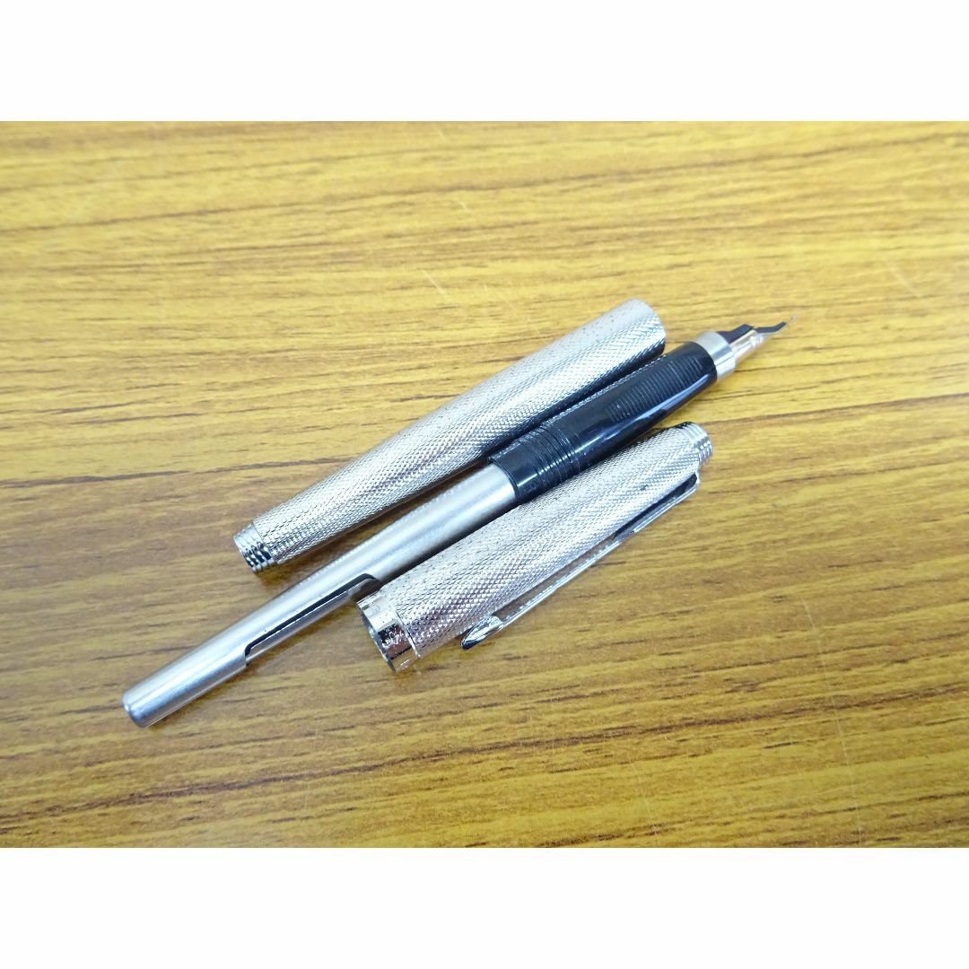 Parker(パーカー)のK浦007/ パーカー 万年筆 XF 585 刻印あり 筆記用具 インテリア/住まい/日用品の文房具(ペン/マーカー)の商品写真