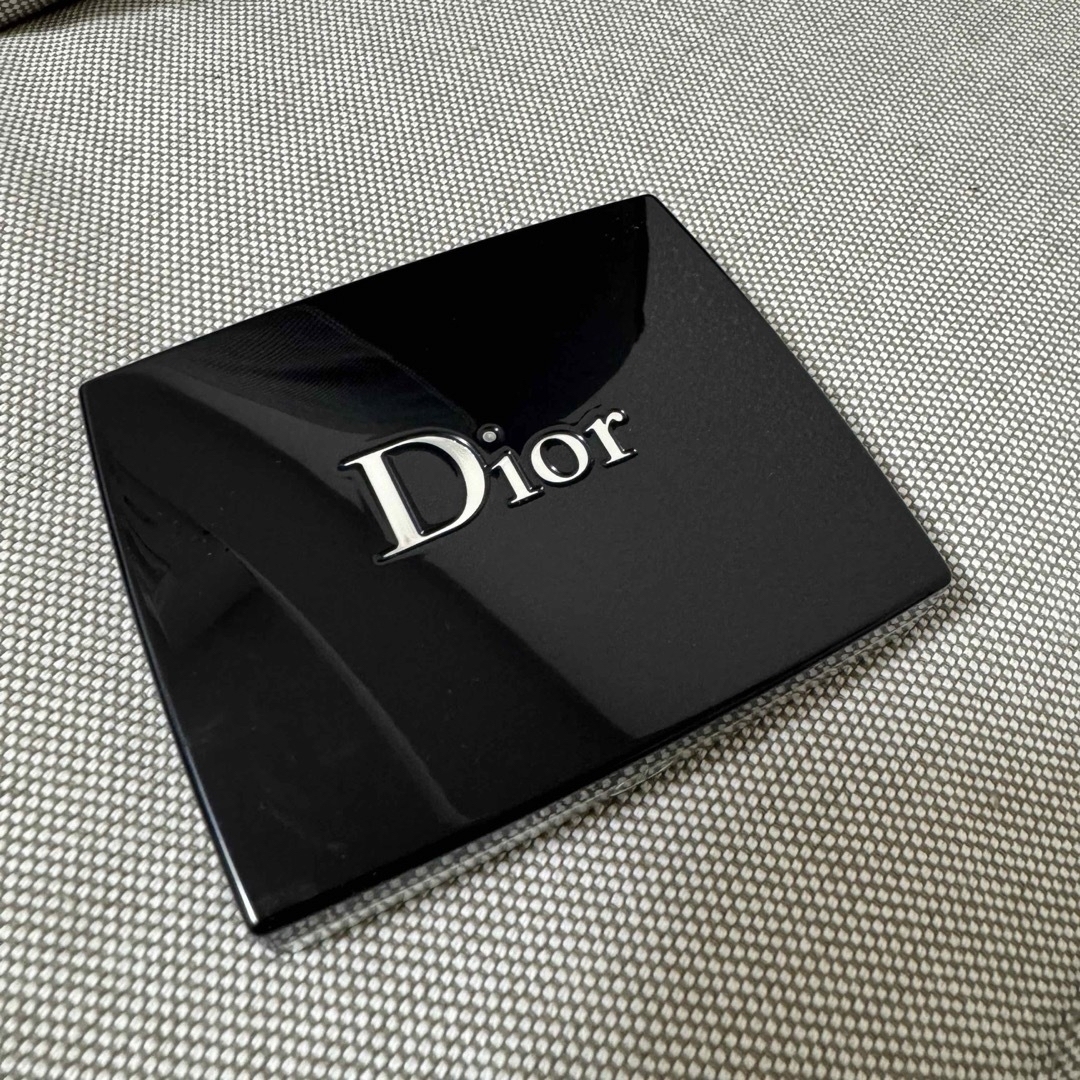 Dior(ディオール)のDIOR サンククルールクチュール779 コスメ/美容のベースメイク/化粧品(アイシャドウ)の商品写真