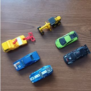 タカラトミー(Takara Tomy)のTOMIKA、ホットウィール(ミニカー)