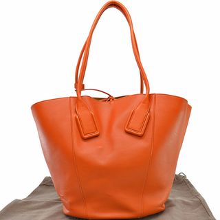 ボッテガヴェネタ(Bottega Veneta)のボッテガヴェネタ BOTTEGAVENETA ショルダーバッグ バスケットミディアム レザー オレンジ レディース 送料無料【中古】 r9074a(ショルダーバッグ)