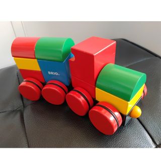 ブリオ(BRIO)の木のおもちゃ　BRIO マグネット式スタッキングトレイン(知育玩具)