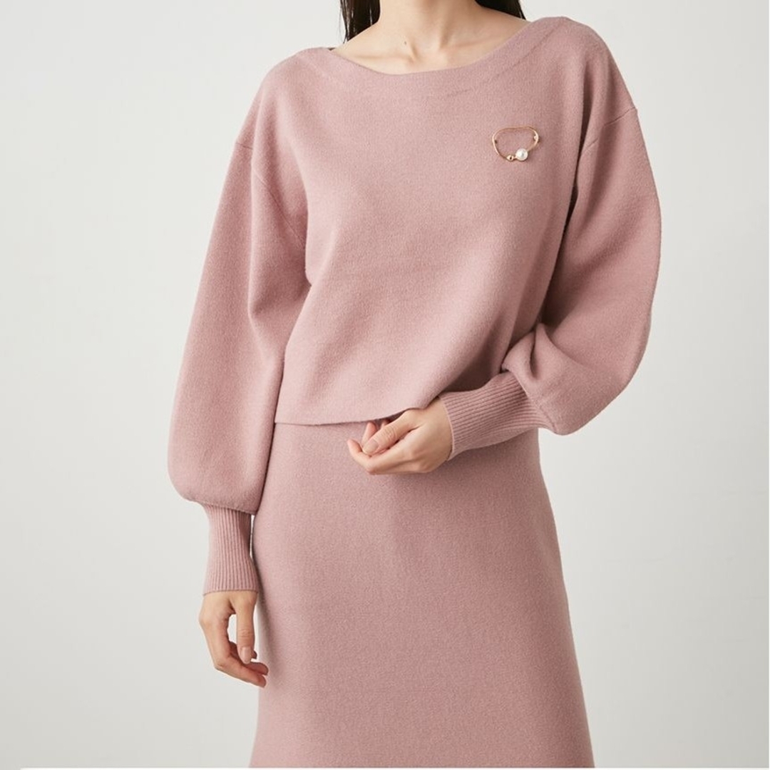 SNIDEL - 新品 SNIDEL ブローチ付ニットセットアップ ピンクの SNIDEL - 新品 SNIDEL ブローチ付ニットセットアップ ピンクの