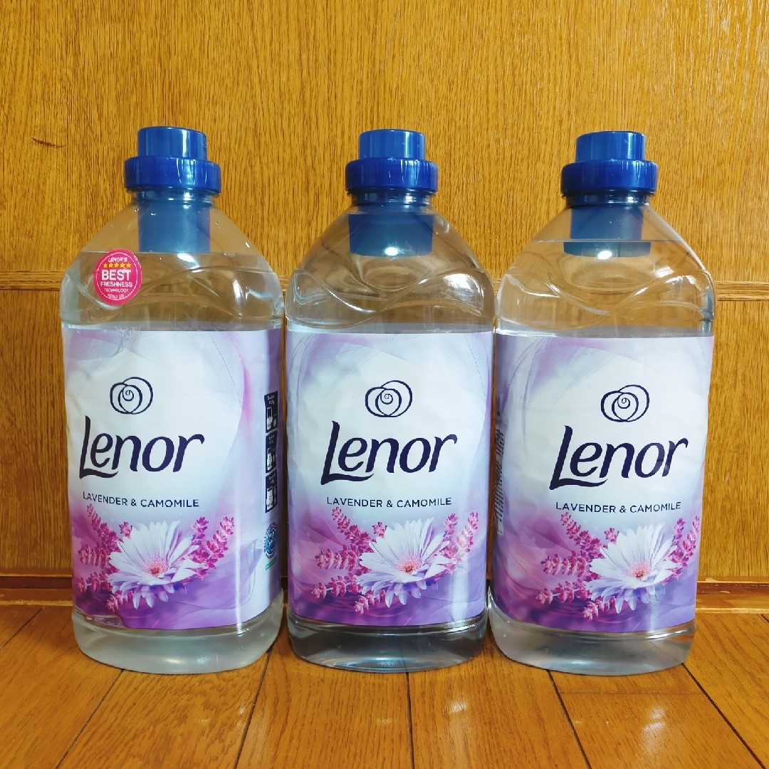 P&G(ピーアンドジー)のLenor LAVENDER&CAMOMILE　柔軟仕上げ剤　1800ml　3本 インテリア/住まい/日用品の日用品/生活雑貨/旅行(洗剤/柔軟剤)の商品写真