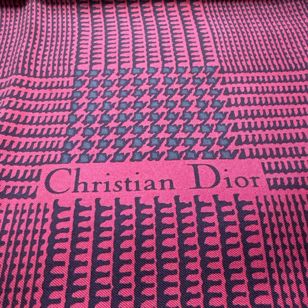 Christian Dior(クリスチャンディオール)のChristian Dior クリスチャンディオール シルクスカーフ ロゴ レディースのファッション小物(バンダナ/スカーフ)の商品写真