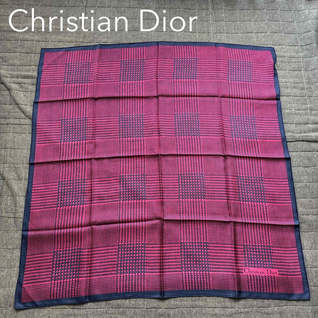Christian Dior(クリスチャンディオール)のChristian Dior クリスチャンディオール シルクスカーフ ロゴ レディースのファッション小物(バンダナ/スカーフ)の商品写真
