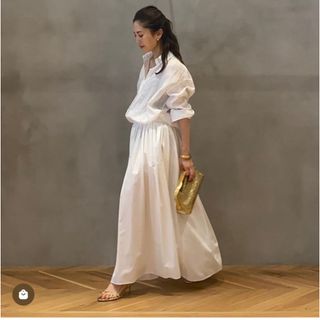 DEUXIEME CLASSE(ロングスカート ・ ホワイト/白色系)のフリマ DEUXIEME CLASSE(ロングスカート ・ ホワイト/白色系)のフリマ