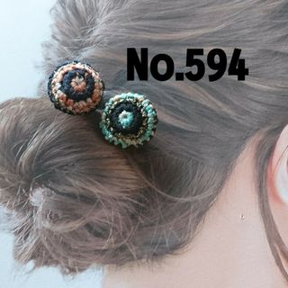 594 マルチカラーのニットくるみボタンヘアゴム2個セット(ヘアアクセサリー)