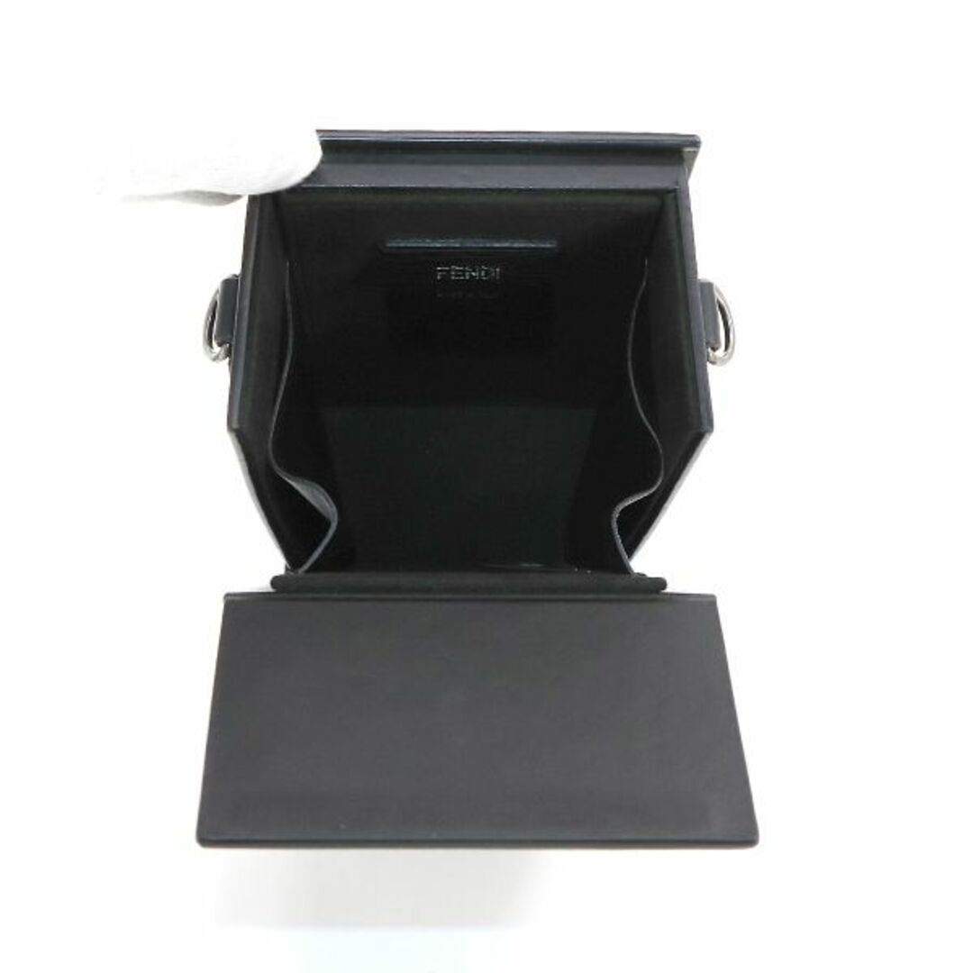 FENDI(フェンディ)の未使用 展示品 フェンディ FENDI 縦型 ボックス ショルダー バッグ レザー ブラック 7VA519 VLP 90220571 メンズのバッグ(ショルダーバッグ)の商品写真