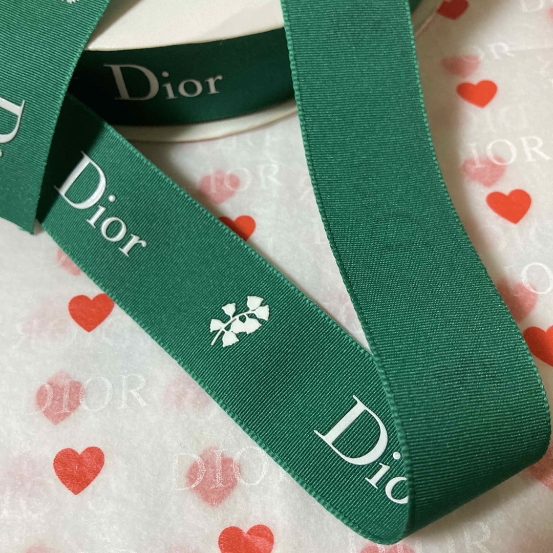 Christian Dior(クリスチャンディオール)の【超レア】Dior/グリーンスズラン柄/ラッピングリボン【幅2.5㎝×1m】 インテリア/住まい/日用品のオフィス用品(ラッピング/包装)の商品写真