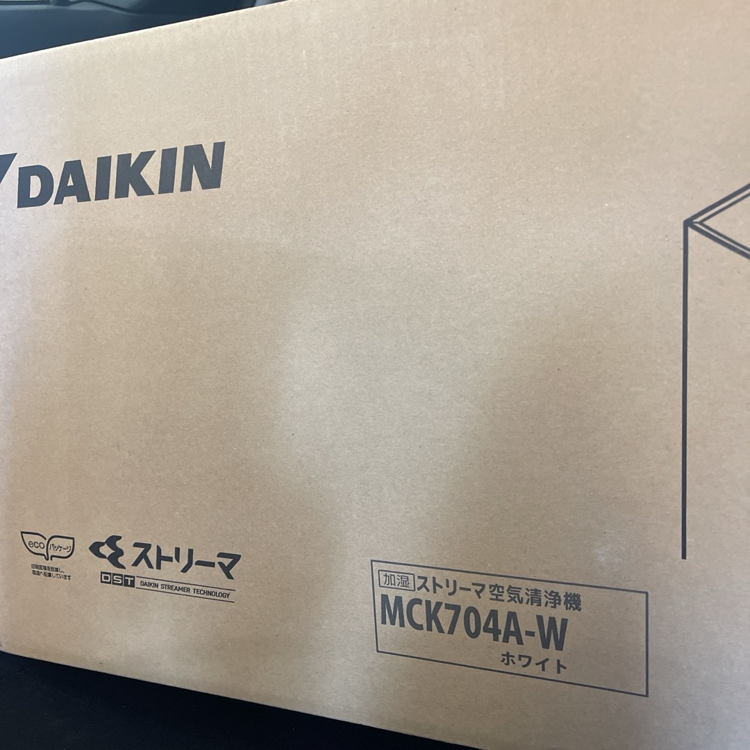 DAIKIN(ダイキン)のDAIKIN 加湿空気清浄機 MCK704A-W スマホ/家電/カメラの生活家電(空気清浄器)の商品写真