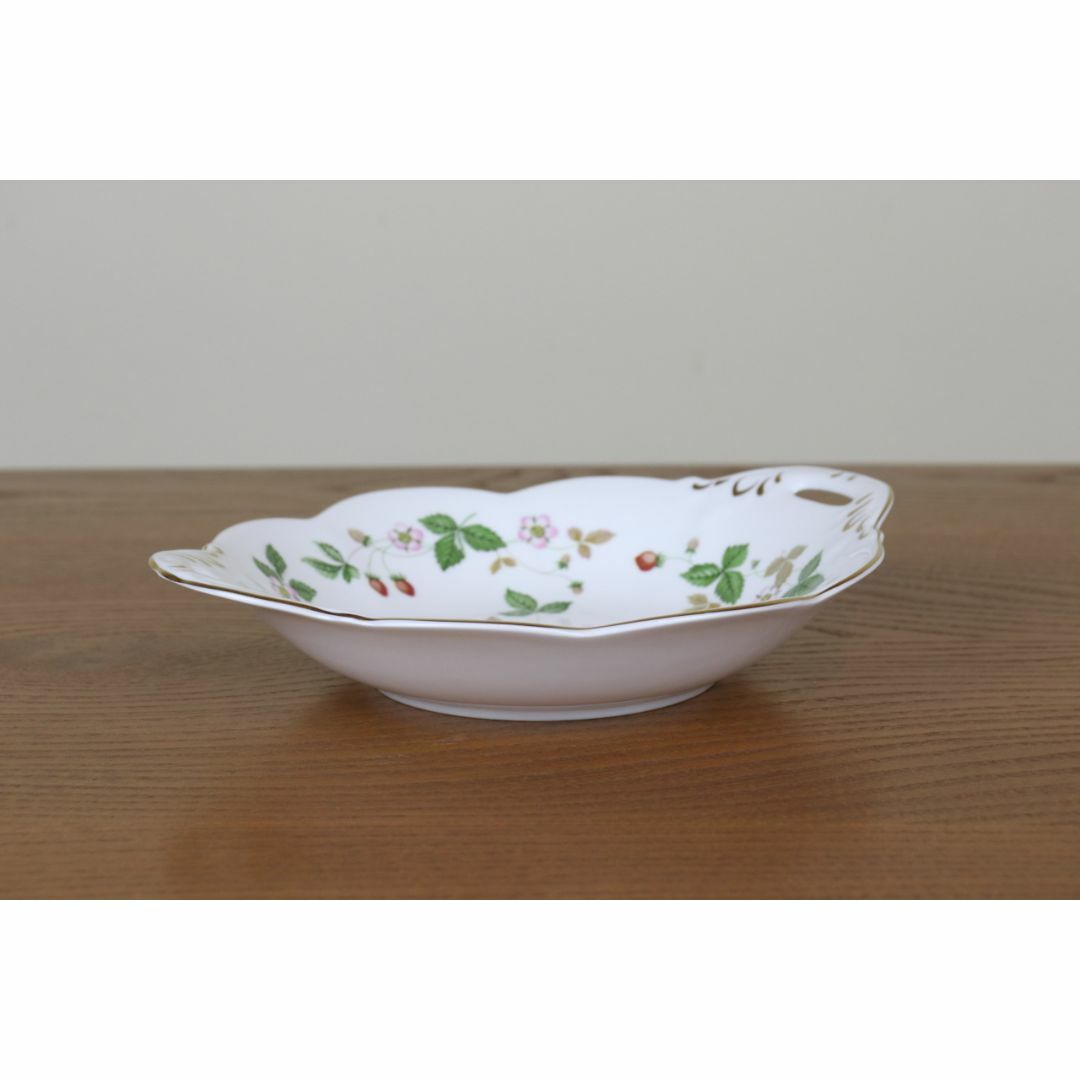 WEDGWOOD - ウェッジウッド ワイルドストロベリー ボウル 深皿 WEDGWOOD - ウェッジウッド ワイルドストロベリー ボウル 深皿